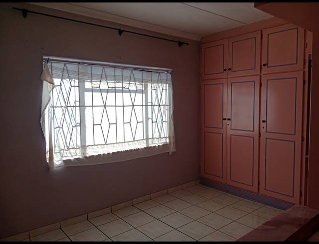 3 BEDROOM FREEHOLD FOR SALE IN RAISETHORPE